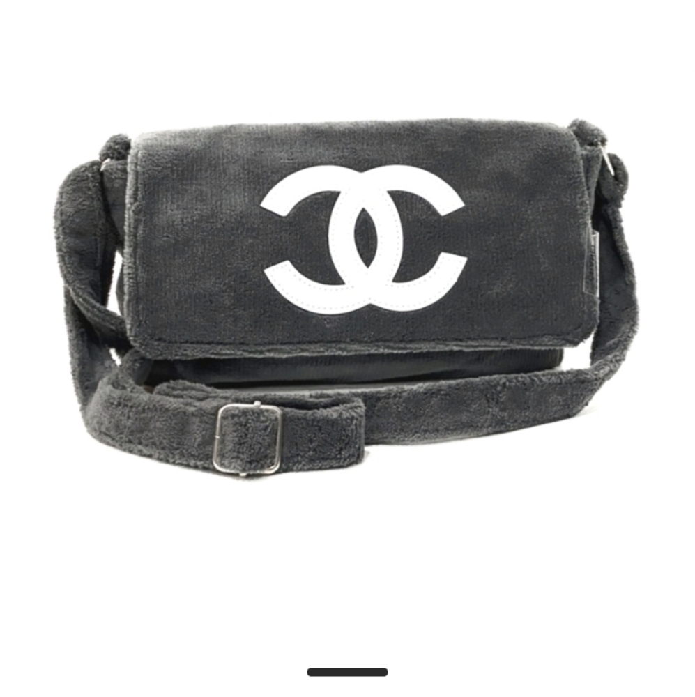 Chanel Gray Messenger Bag with Iconic Logo and Adjustable Strap